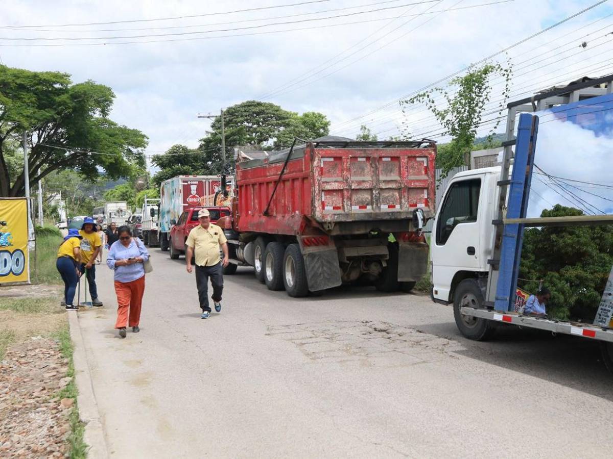 Sin paso a Mateo y Lepaterique, pobladores protestan por mal estado de la carretera