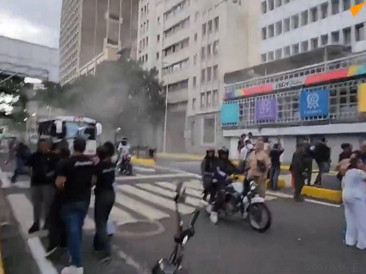 Pánico en calles de Venezuela tras dos sismos en menos de un minuto
