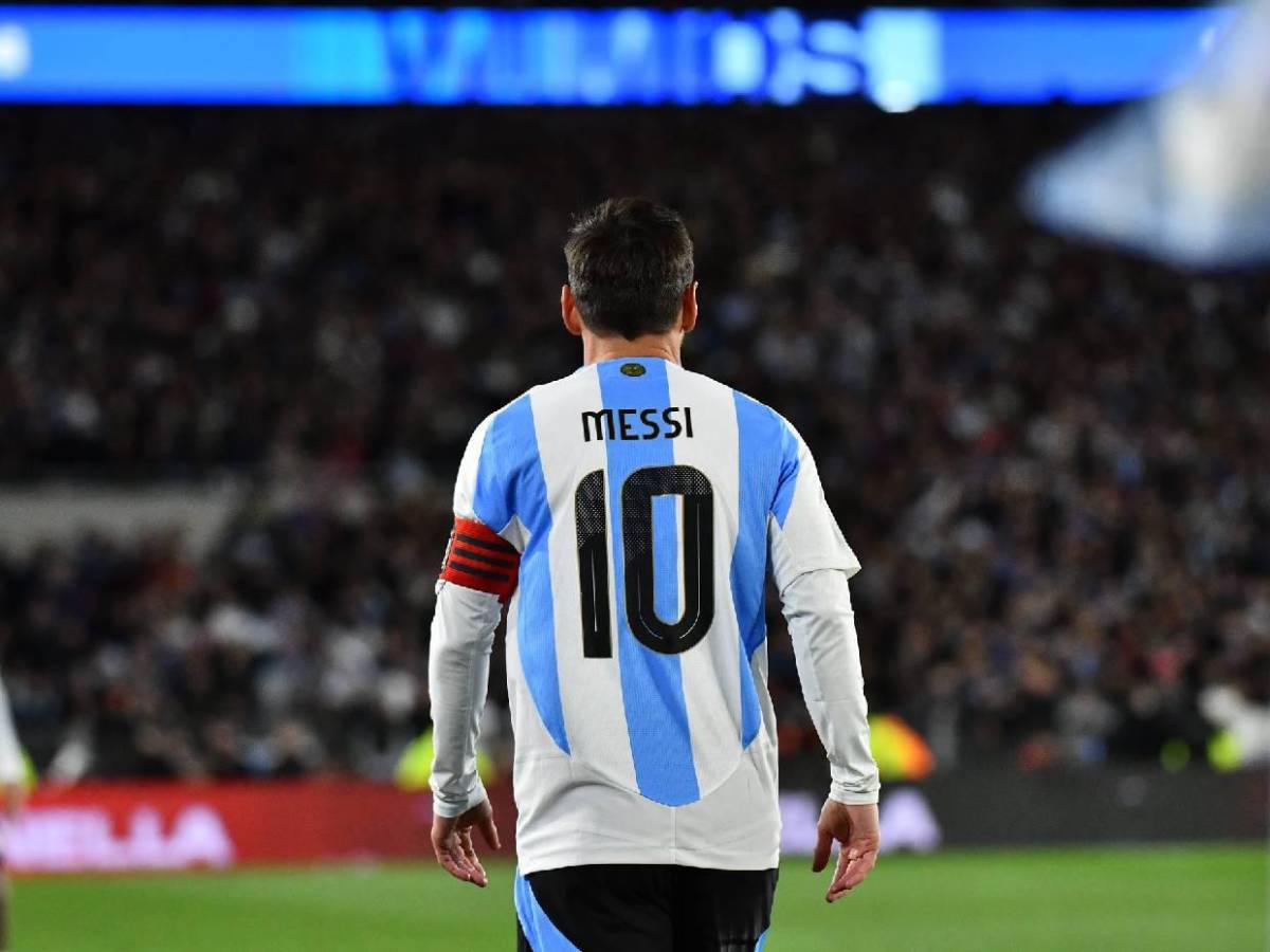 Llanto y linda despedida de su afición: Así fue el último partido eliminatorio de Messi en Argentina