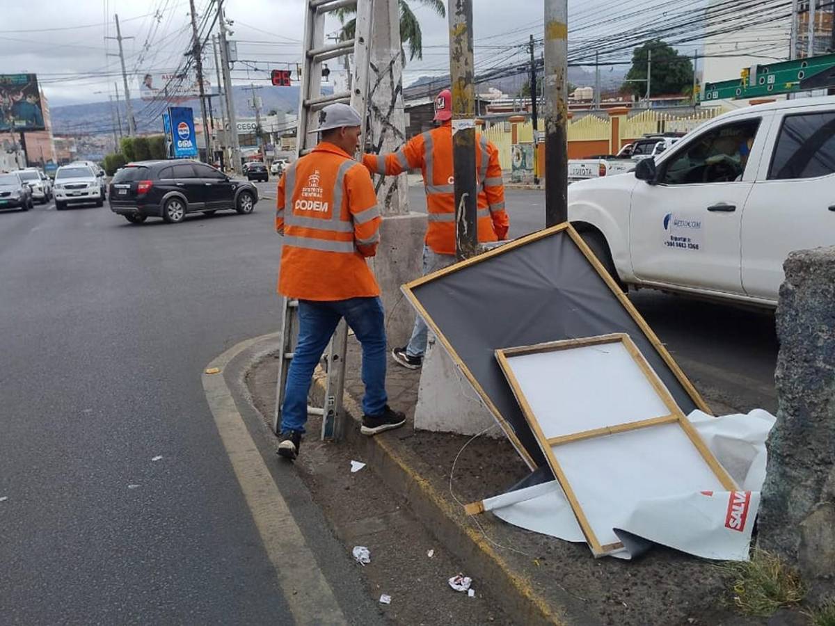 Despejan la capital de la propaganda política tras elecciones primarias