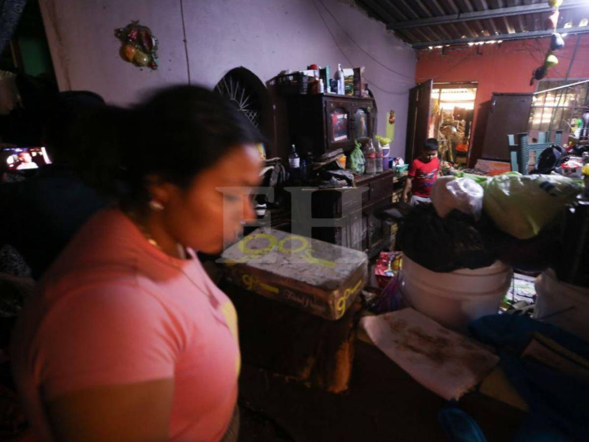 Pobladores de la colonia 1 de Diciembre en el DC y su calvario tras inundarse sus casas