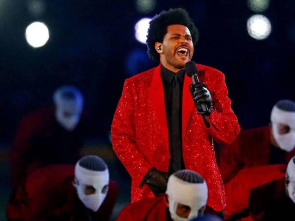 Antes de Bad Bunny: artistas a cargo del show de medio tiempo del Super Bowl