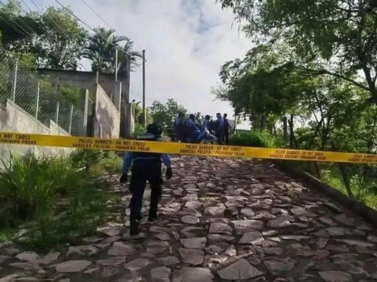 Amarrada de manos y con 15 disparos: así hallaron a menor asesinada en Los Pinos