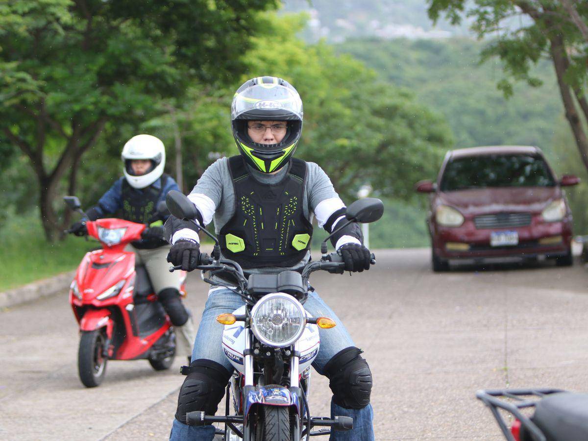 Falta de espacios para aprender a manejar, una queja de los motociclistas