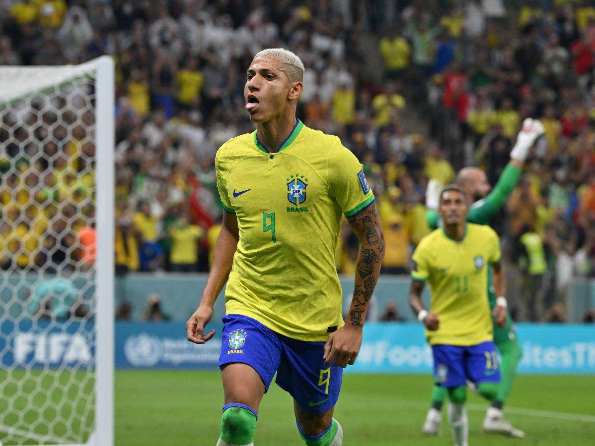 Richarlison le da a Brasil importante triunfo 2-0 sobre Serbia en su debut mundialista