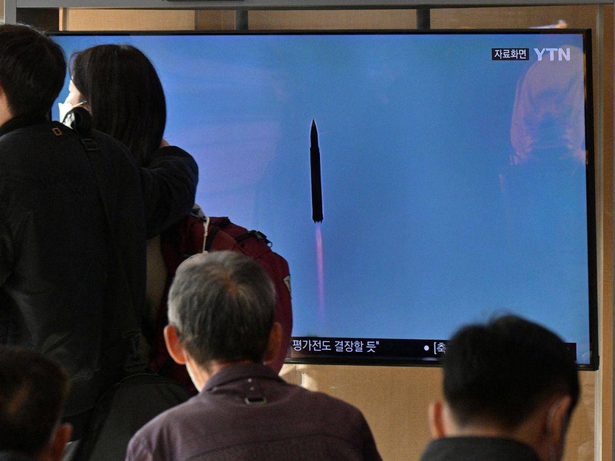 Surcoreanos acusan a Corea del Norte de lanzar otro misil intercontinental