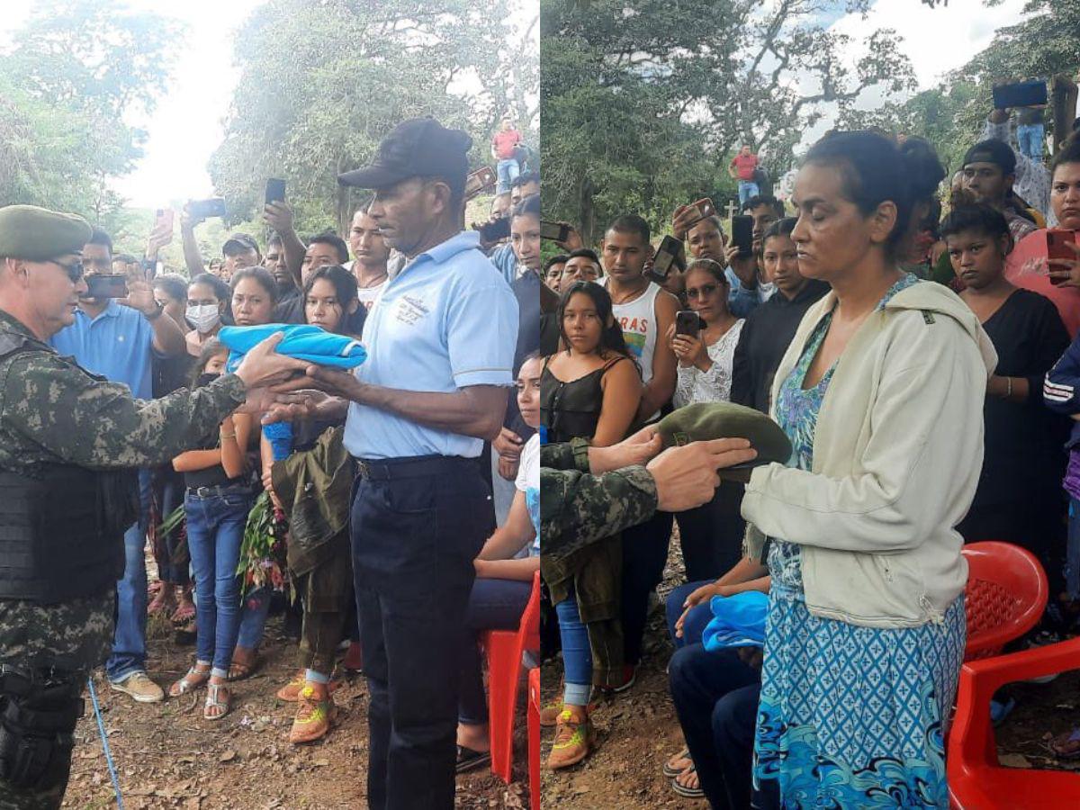 Momento en que los padres de la víctima recibían algunos implementos de su vástago.