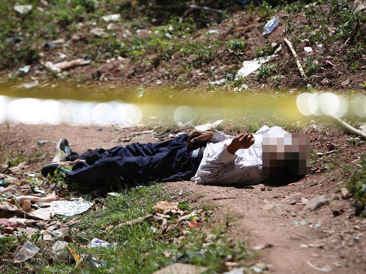 Preliminarmente, se conoció que una tercera persona que los acompañaba logro huir. Preliminarmente, se conoció que una tercera persona que los acompañaba logro huir.