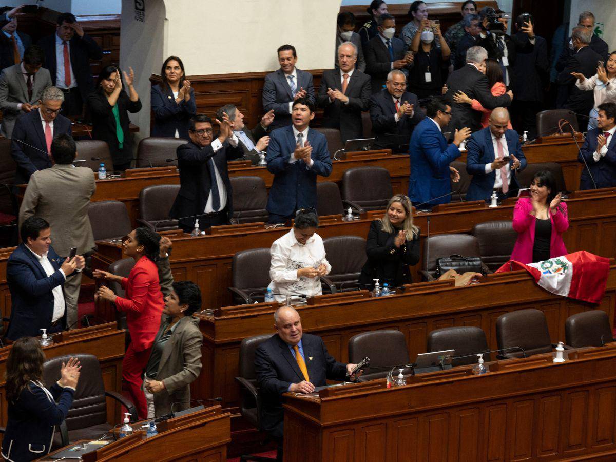 Así fue la votación en el Congreso de Perú para destituir a Pedro Castillo