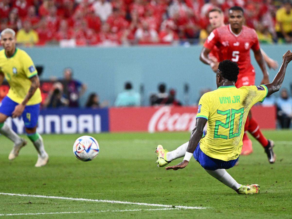 El VAR anula gol a Vinicius con el que Brasil sorprendía a Suiza
