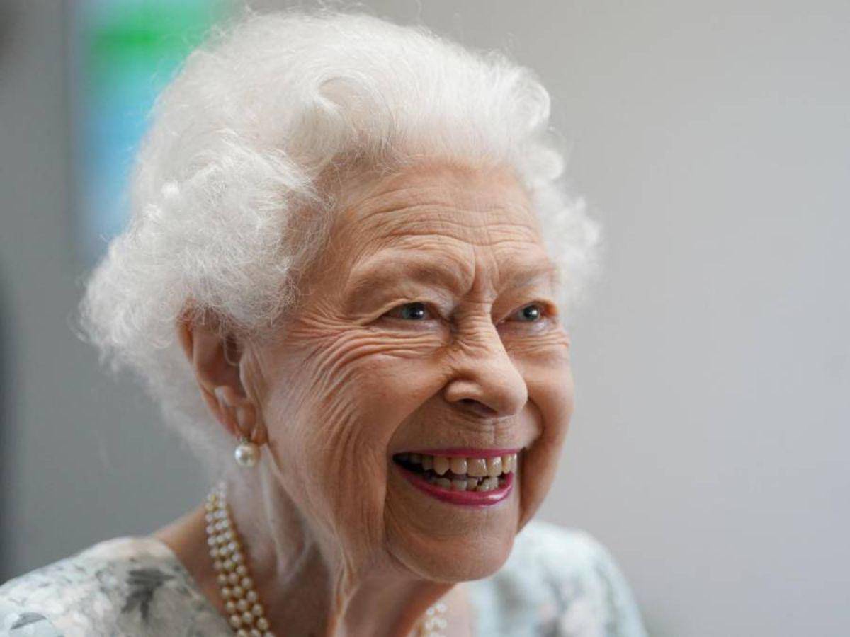 Nueva biografía sobre la reina Isabel revela supuesta enfermedad que padeció hasta el día de su muerte