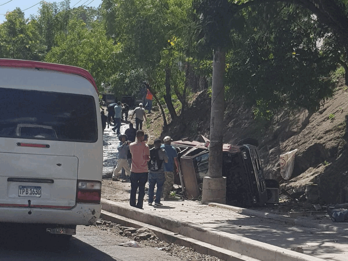 Captan en videos escenas del mortal choque de una rastra en El Carrizal