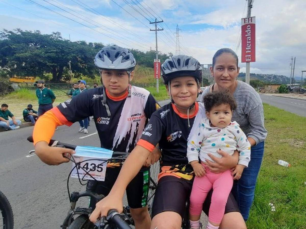 Micaela Briceño, una madre que con amor apoya a su hijo y a su sobrino en la Vuelta Ciclística