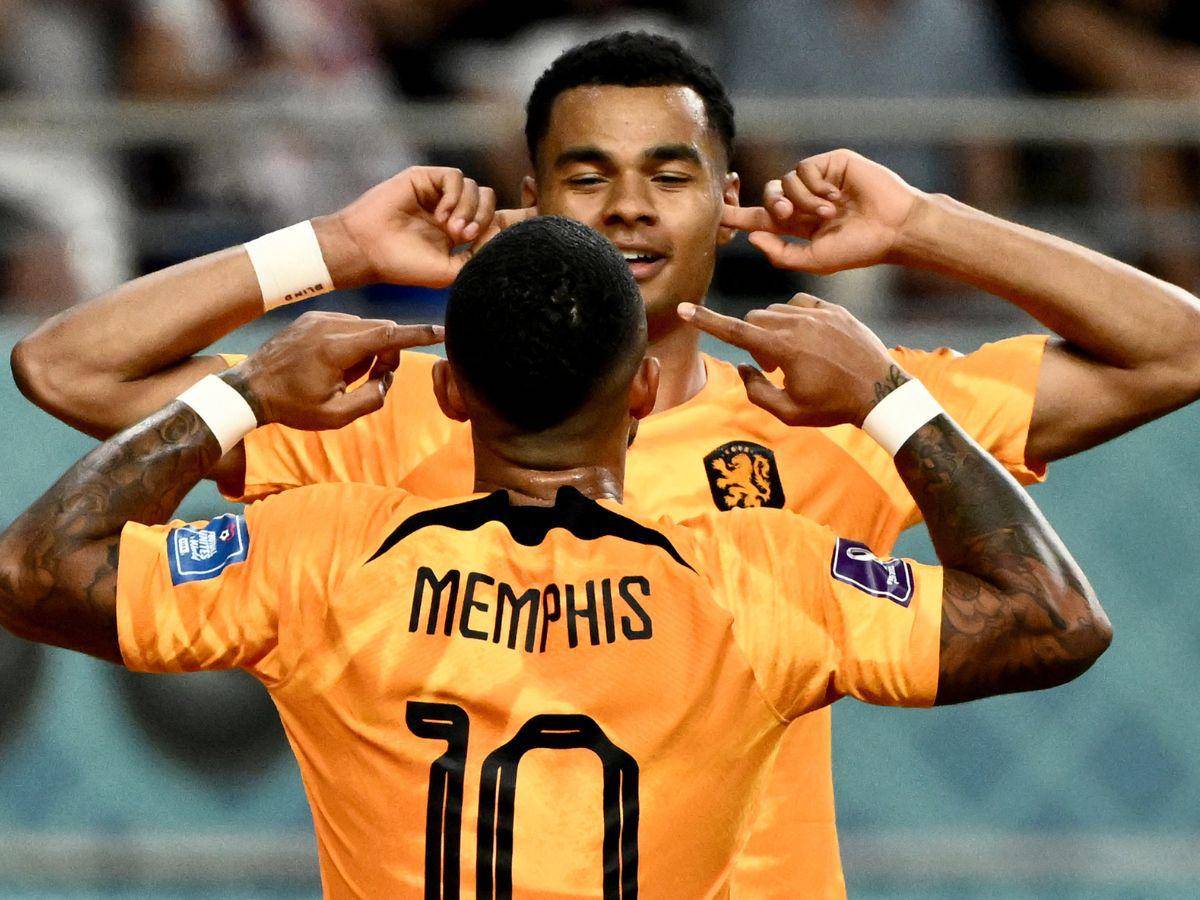 Memphis Depay abrió la cuenta para Países Bajos tras una buena asistencia de Dumfries.