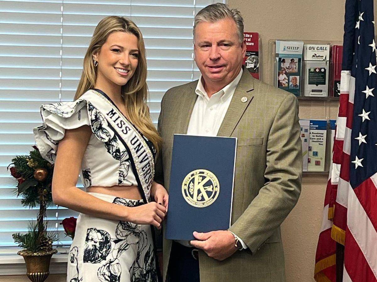 Rebeca Rodríguez, Miss Honduras Universo 2022, recibe reconocimiento del alcalde de Nueva Orleans