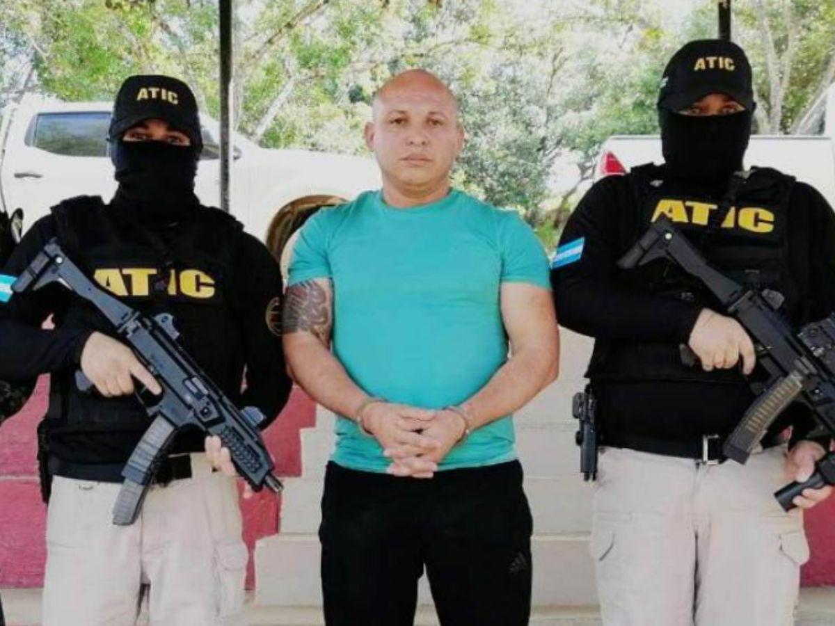 A audiencia inicial alcalde de San Marcos, Santa Bárbara, acusado de varios delitos