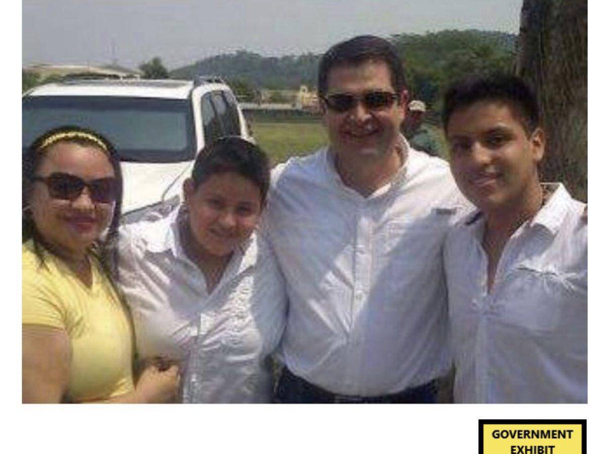 $!JOH niega conocer a Geovanny Fuentes; Fiscalía muestra foto donde aparece con sus hijos