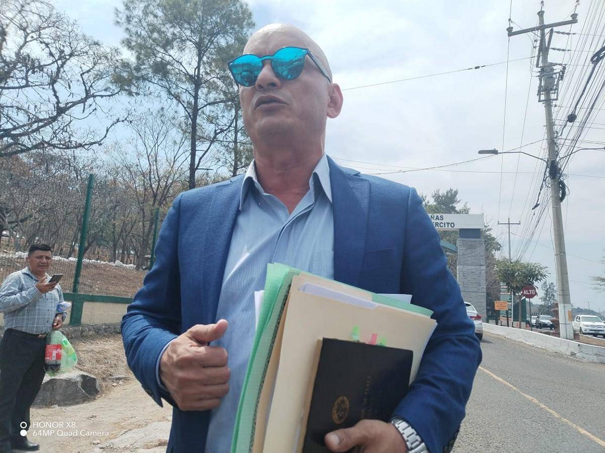 $!La defensa de los generales presentó este miércoles un escrito a favor de los dos testigos de JOH.