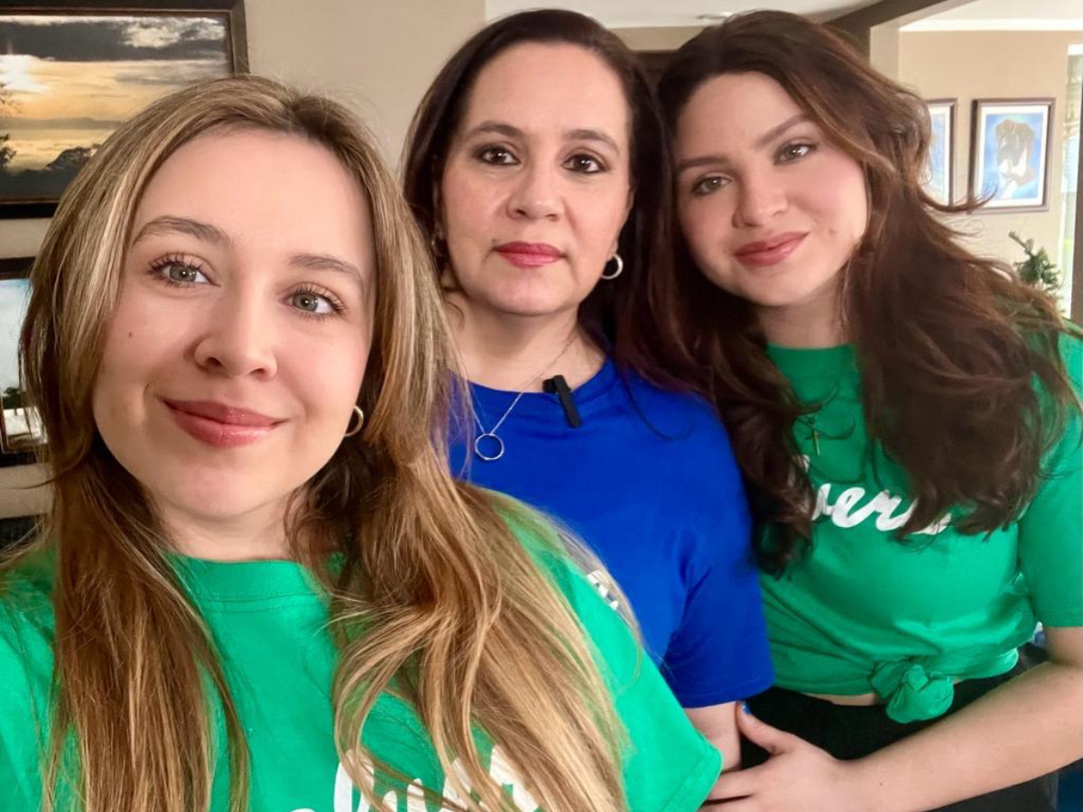 $!Ana junto a sus hijas, Isabela y Daniela iniciaron la campaña de apoyo a Juan Orlando con el hashtag #Volverá.