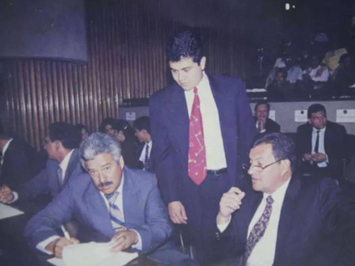 $!El abogado, originario de Lempira, en sus primeros cargos en el Congreso Nacional.