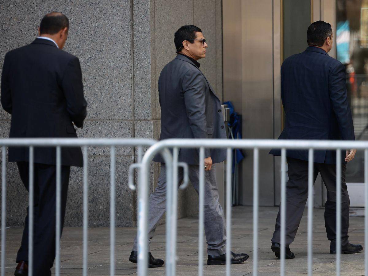 $!Los generales Tulio Romero y René Barrientos al momento de ingresar a la Corte del Distrito Sur de Nueva York.