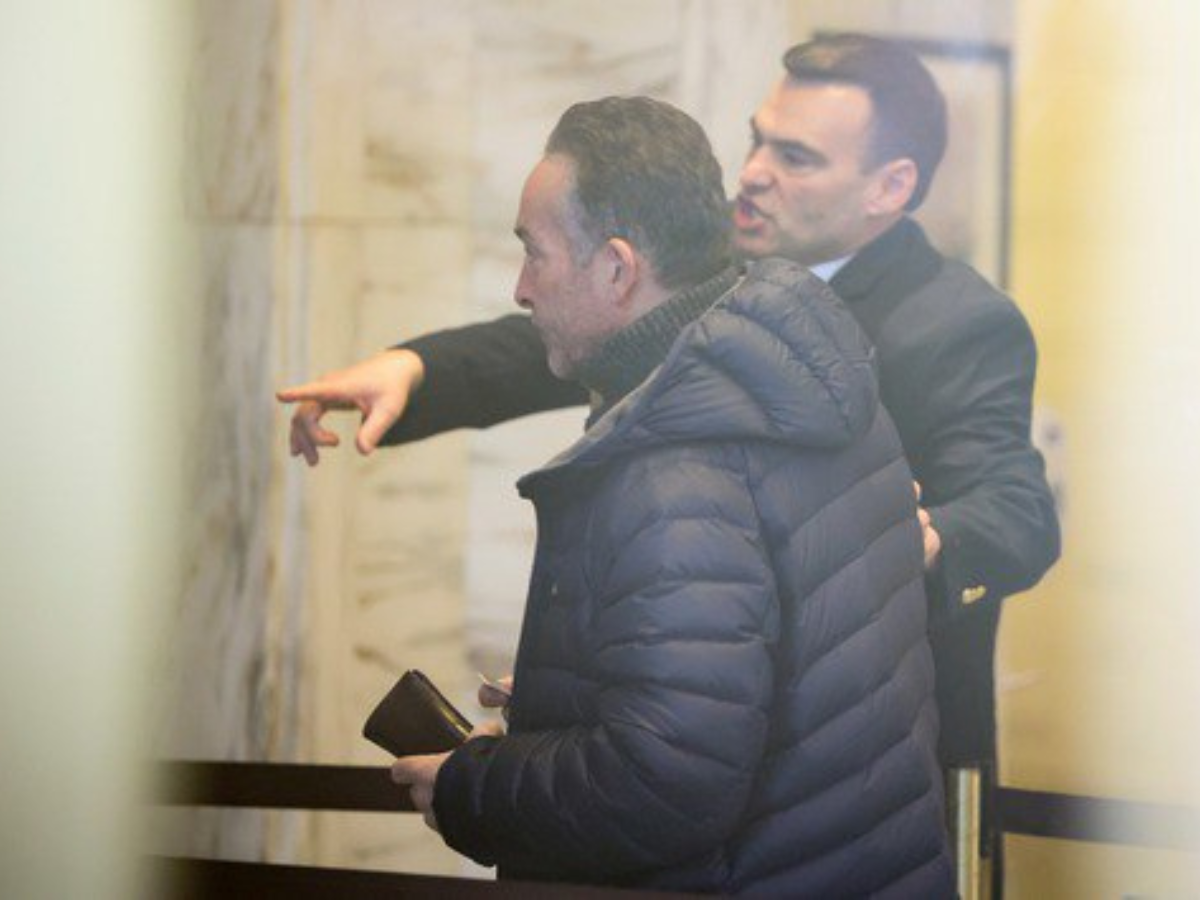 $!Momento en el que el abogado de Juan Orlando Hernández, Raymond Colon, ingresaba a la Corte del Distrito Sur de Nueva York.