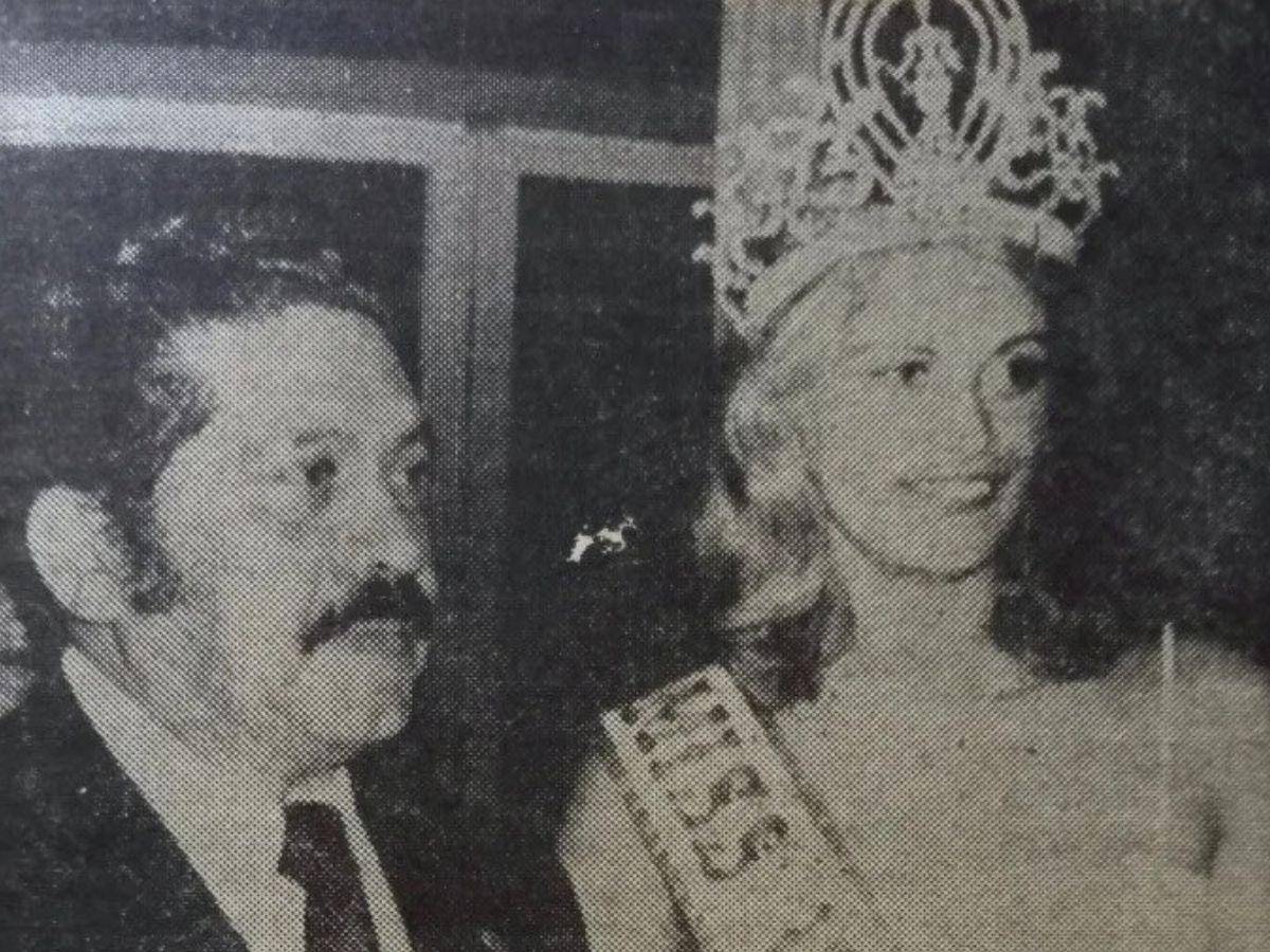 $!El presidente de El Salvador Arturo Armando Molina junto a la ganadora de Miss Universo, Anne Pohtamo.