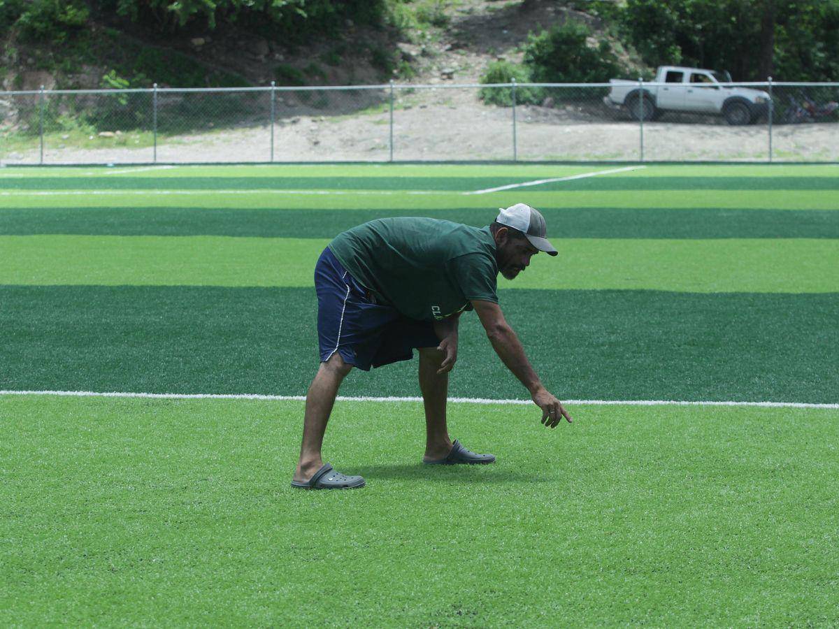 $!En la cancha de Soledad, El Paraíso, a la orilla del río Las Cañas, se hicieron una serie de modificaciones.