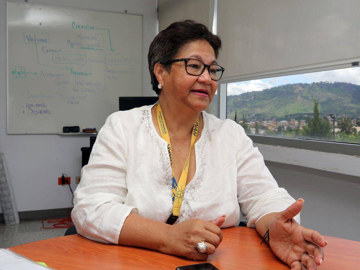 $!Migdonia Ayestas, directora del Observatorio de la Violencia de la UNAH, indicó que sí ha bajado la tasa de homicidios, pero hace falta prevención.