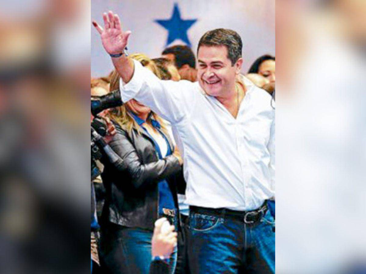 $!JOH se mostró sonriente, amable y cercano a las personas mientras buscaba la presidencia de Honduras por primera vez.
