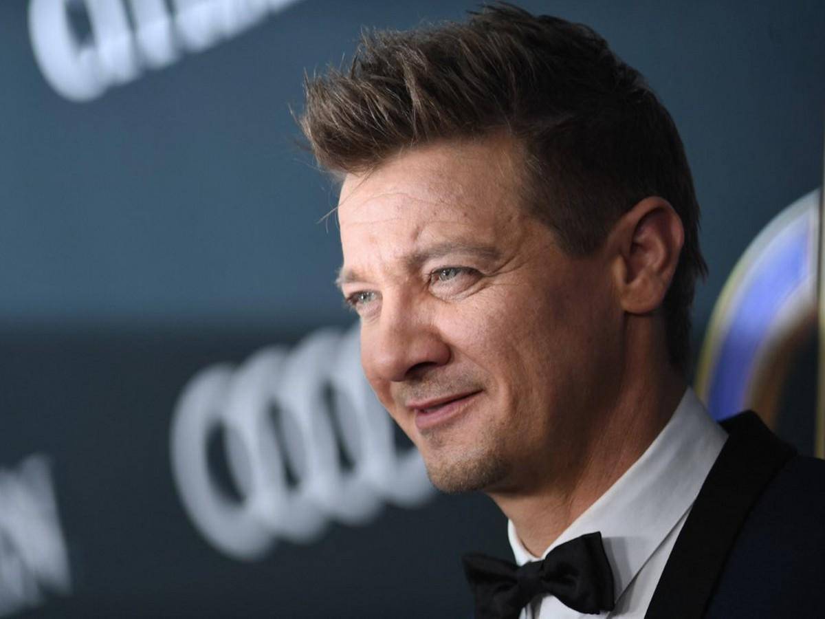 “Estaba ayudando a alguien varado en la nieve”: así pasó el accidente de Jeremy Renner