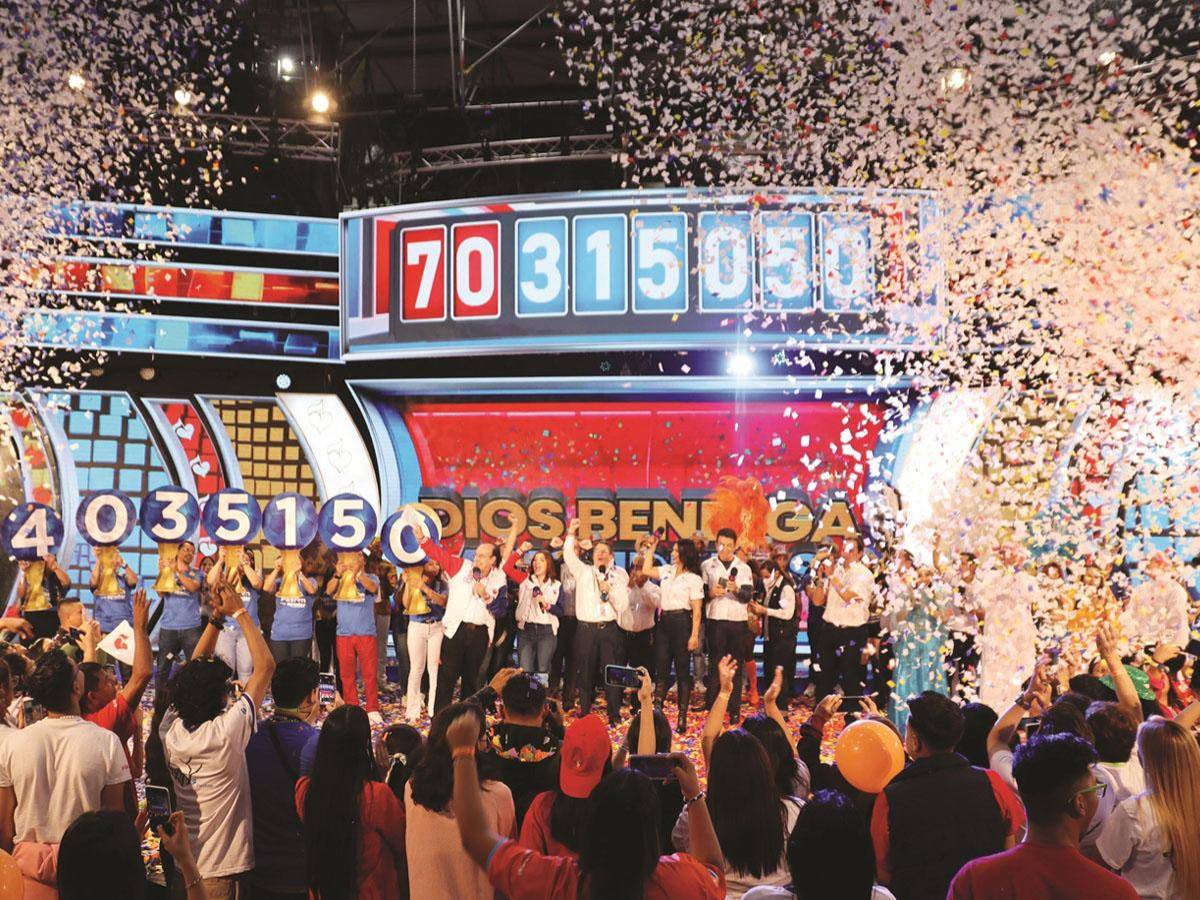 Grupo Financiero Ficohsa entrega importante donativo a la Teletón