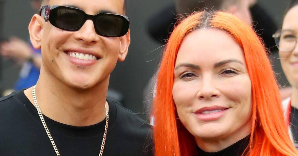 Daddy Yankee celebrates his wife's birthday with a surprise party