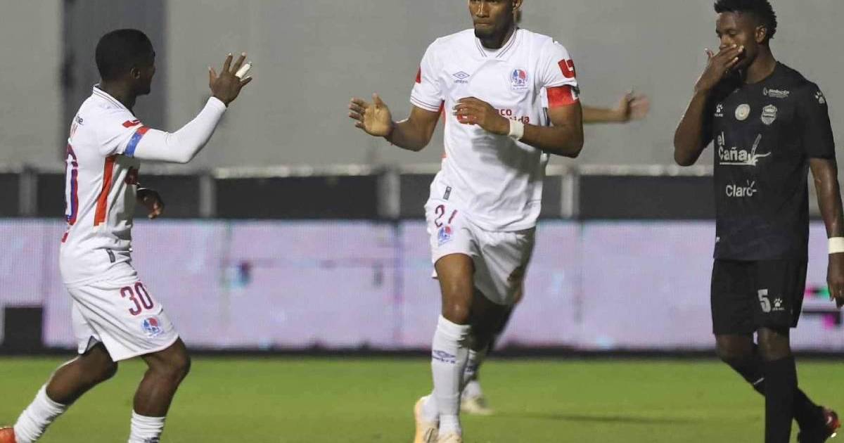 Olimpia superó a Real España y suma su invicto número 45