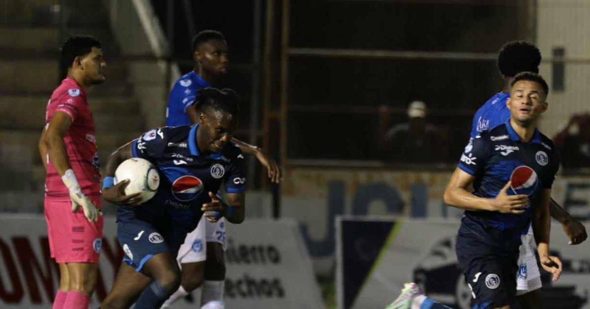 Rubilio Castillo evita la derrota del Motagua vs Victoria