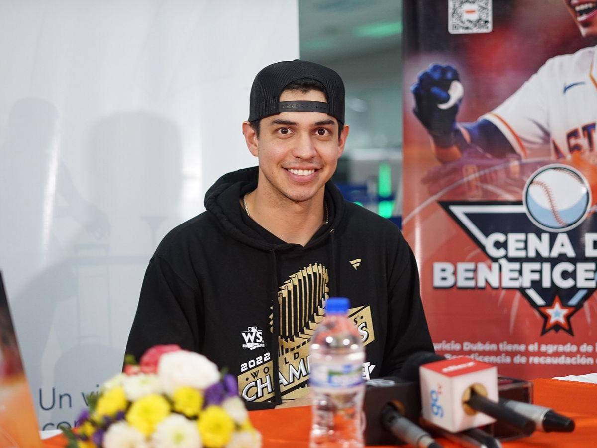 Mauricio Dubón al arribar a Honduras: “Ganar la Serie Mundial es el logro más importante en la historia del deporte hondureño”