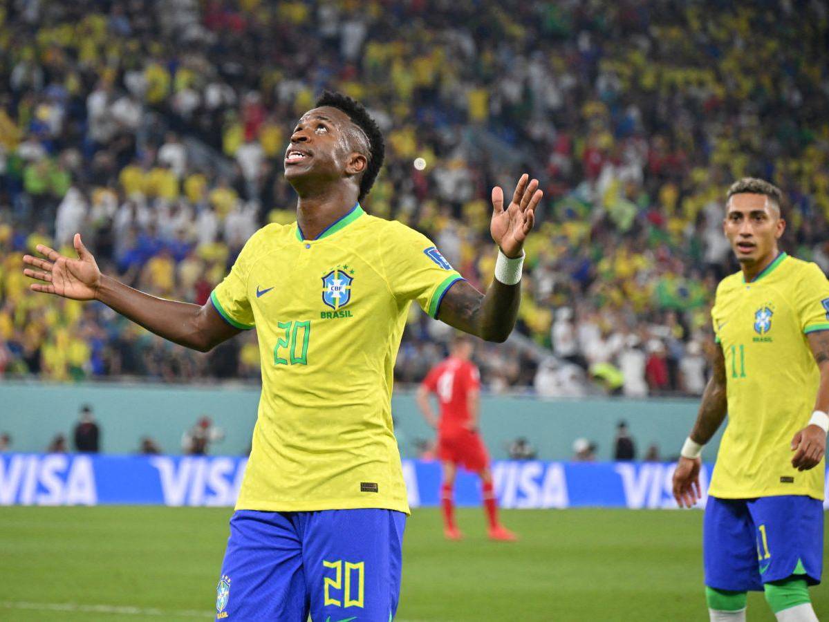 Vinicius le estaba dando el triunfo a Brasil, pero el VAR frustró su celebración.