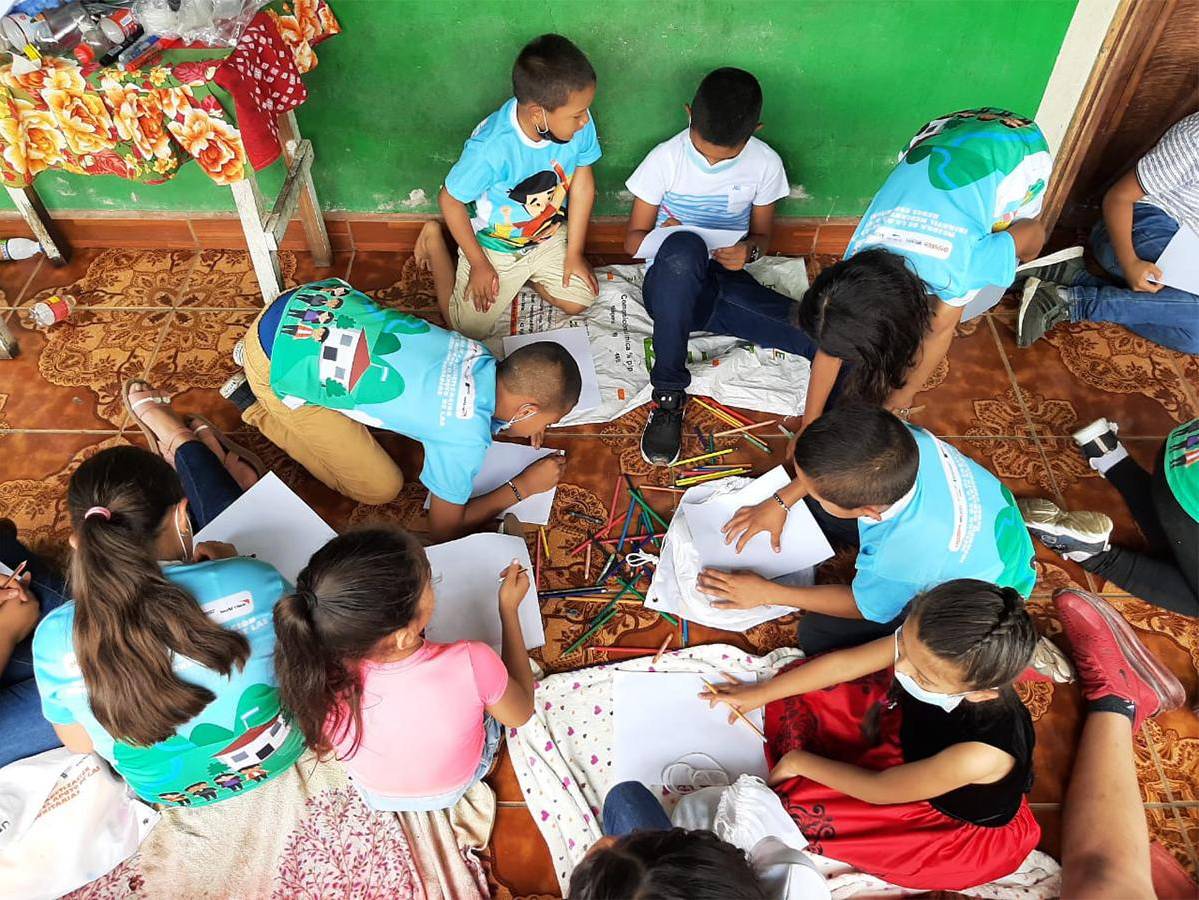 Importancia del involucramiento comunitario para el fortalecimiento de habilidades de lectoescritura a través de los campamentos de lectura a las niñas y los niños de Honduras