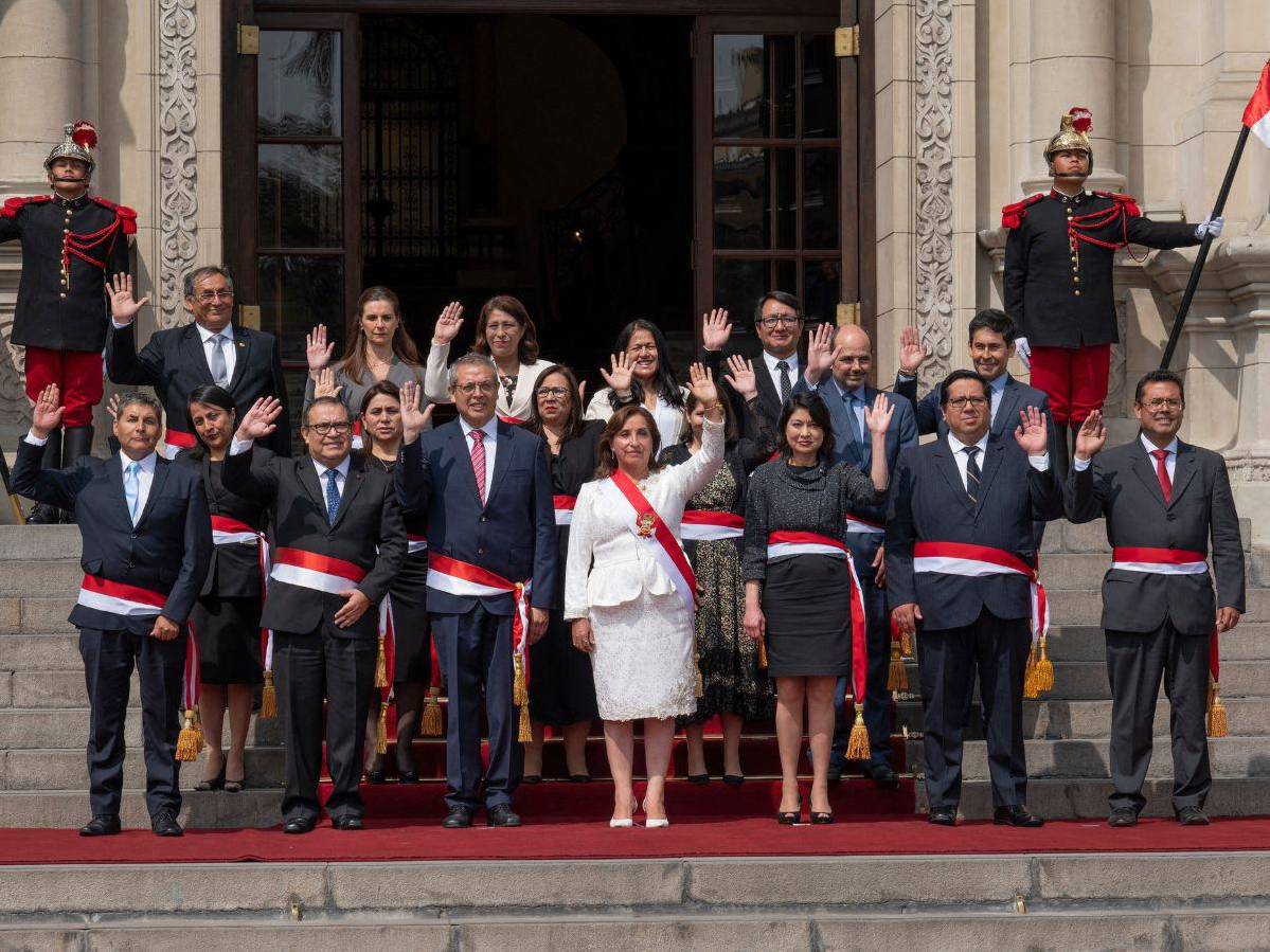 Presidenta de Perú, Dina Boluarte, juramenta su gabinete ministerial