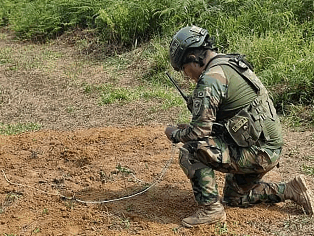 Destruyen en Perú 64 pistas clandestinas usadas para narcotráfico