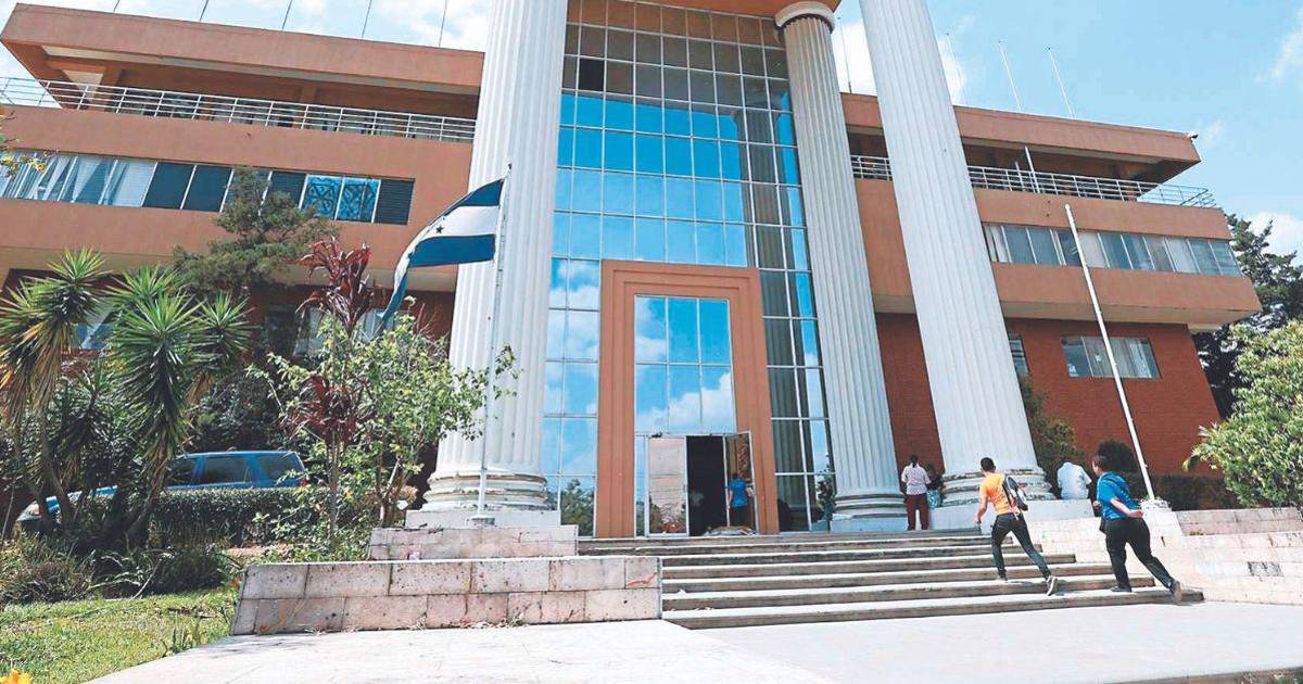 Por falta de pleno, el TSC no emite resoluciones de responsabilidades