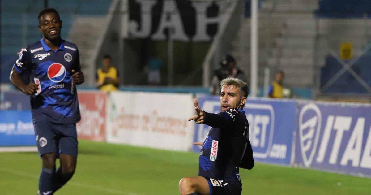 Motagua golea 3-0 a Vida con doblete de Auzmendi