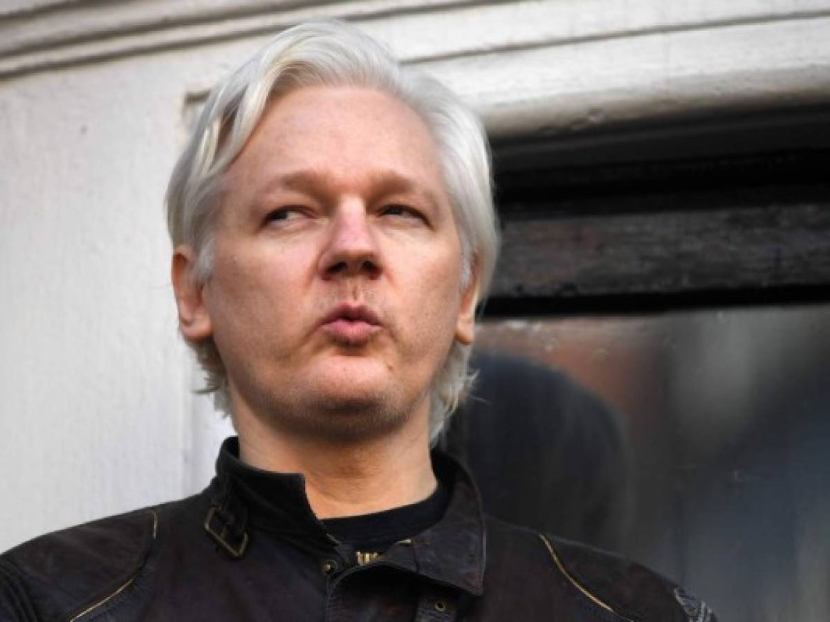 López Obrador ofrece asilo político a Julian Assange