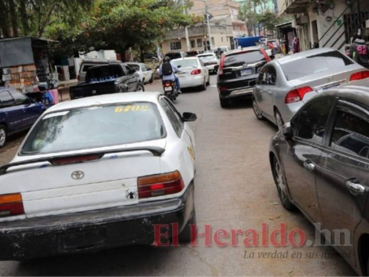 Más de mil taxis VIP buscan legalizarse en la capital