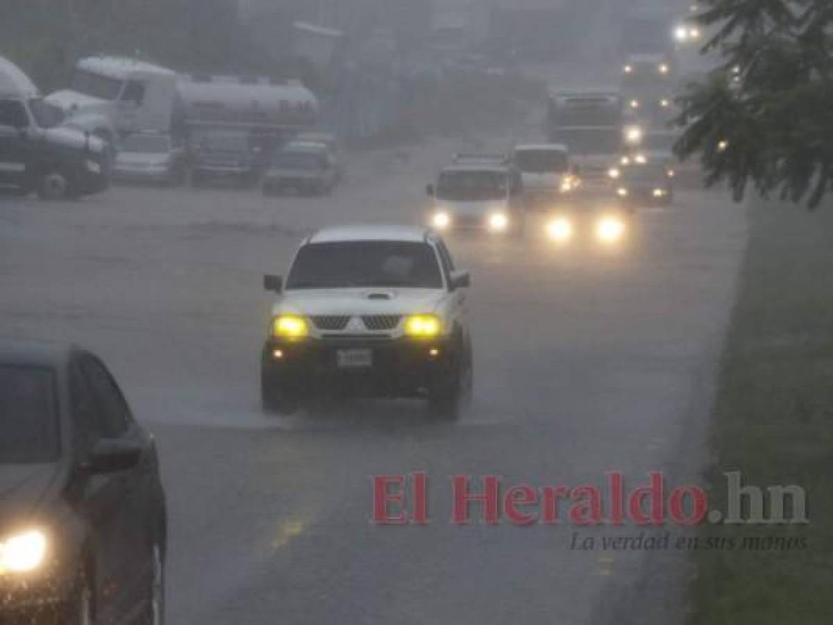 Lluvias y actividad eléctrica pronostica Copeco para este lunes en Honduras