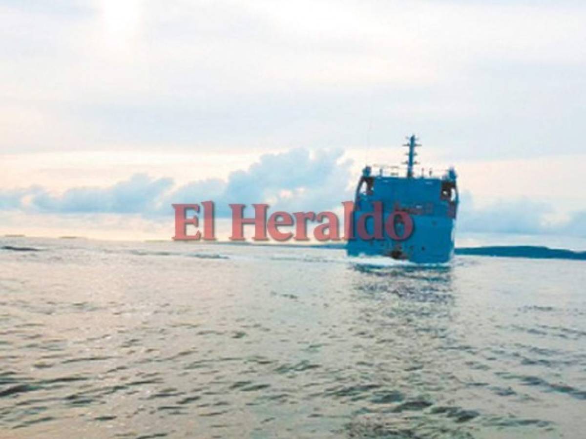 Un total de 17 navales de Honduras traerán el buque desde Colombia