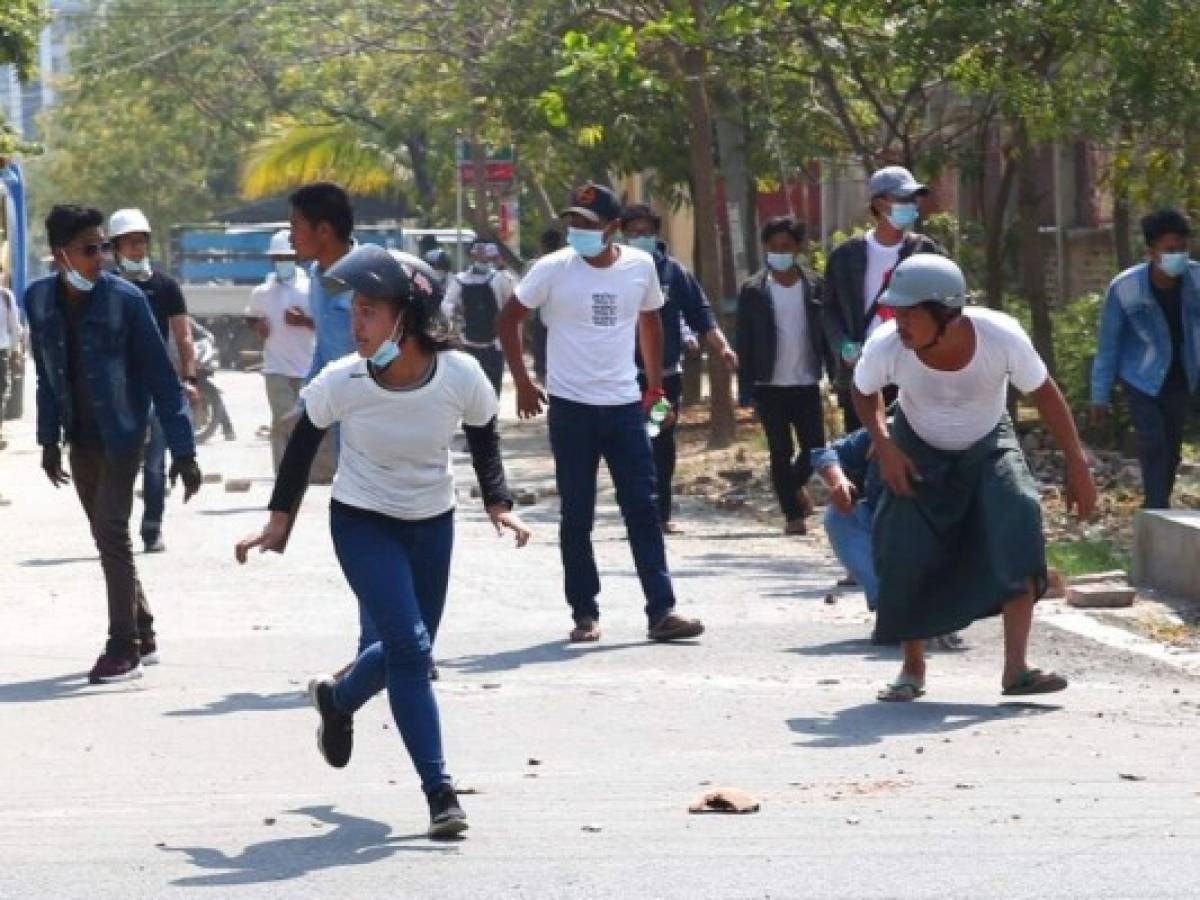 ONU: Al menos 18 muertos y 30 heridos en represión a protestas en Myanmar