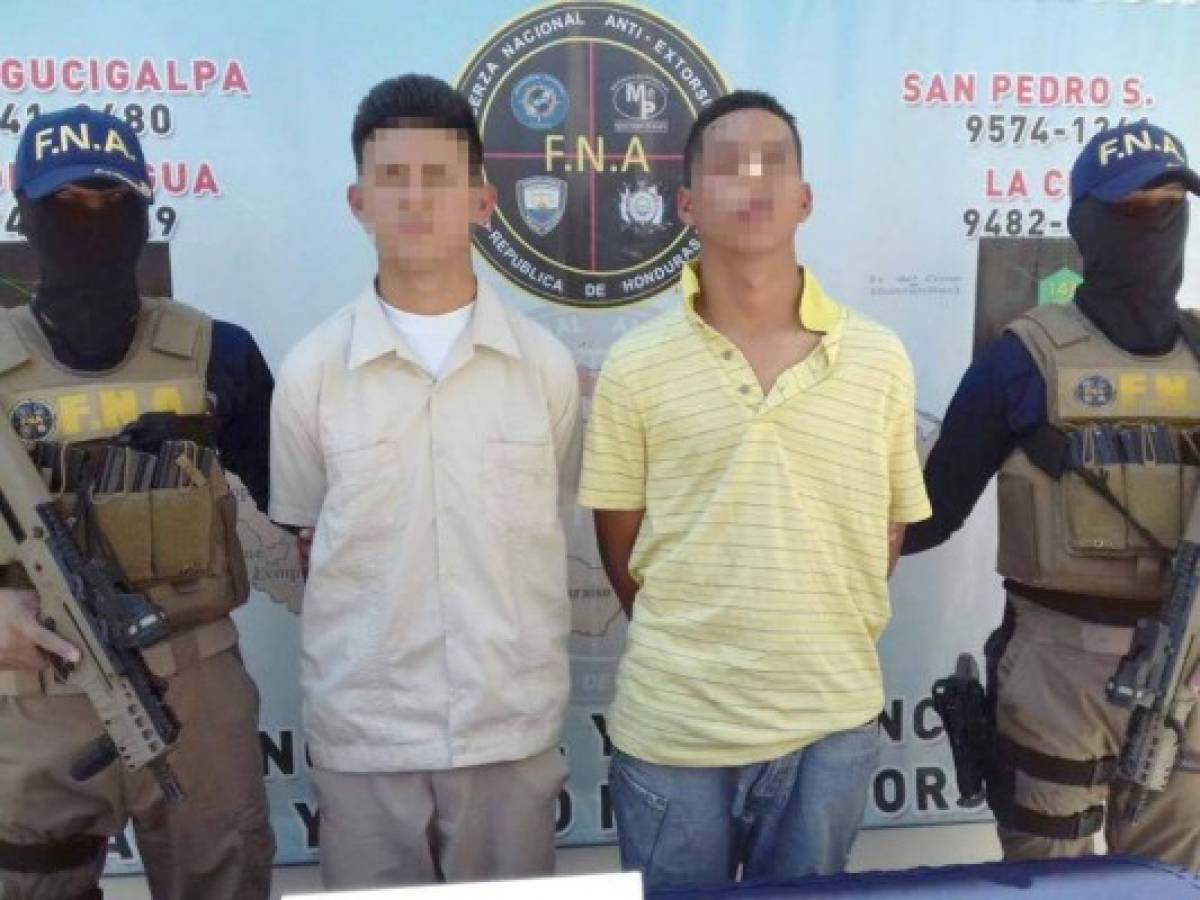 Honduras: Capturan a dos estudiantes señalados de extorsión en la colonia Divanna