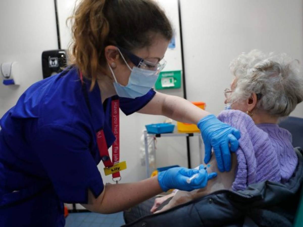 Reino Unido inició jornada de vacunación contra el covid-19, los primeros en Europa