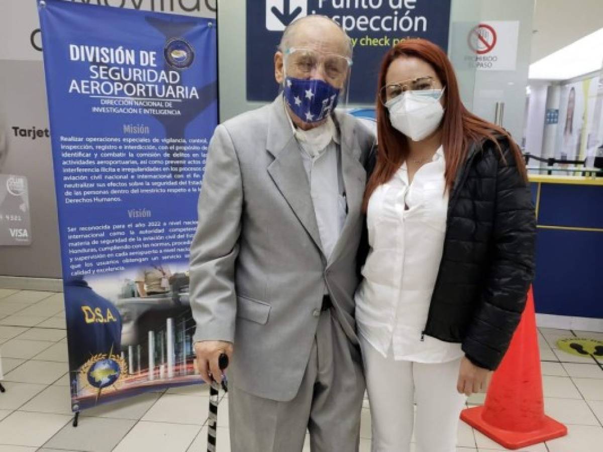 Chelato Uclés viaja a México para cirugía en las cuerdas vocales